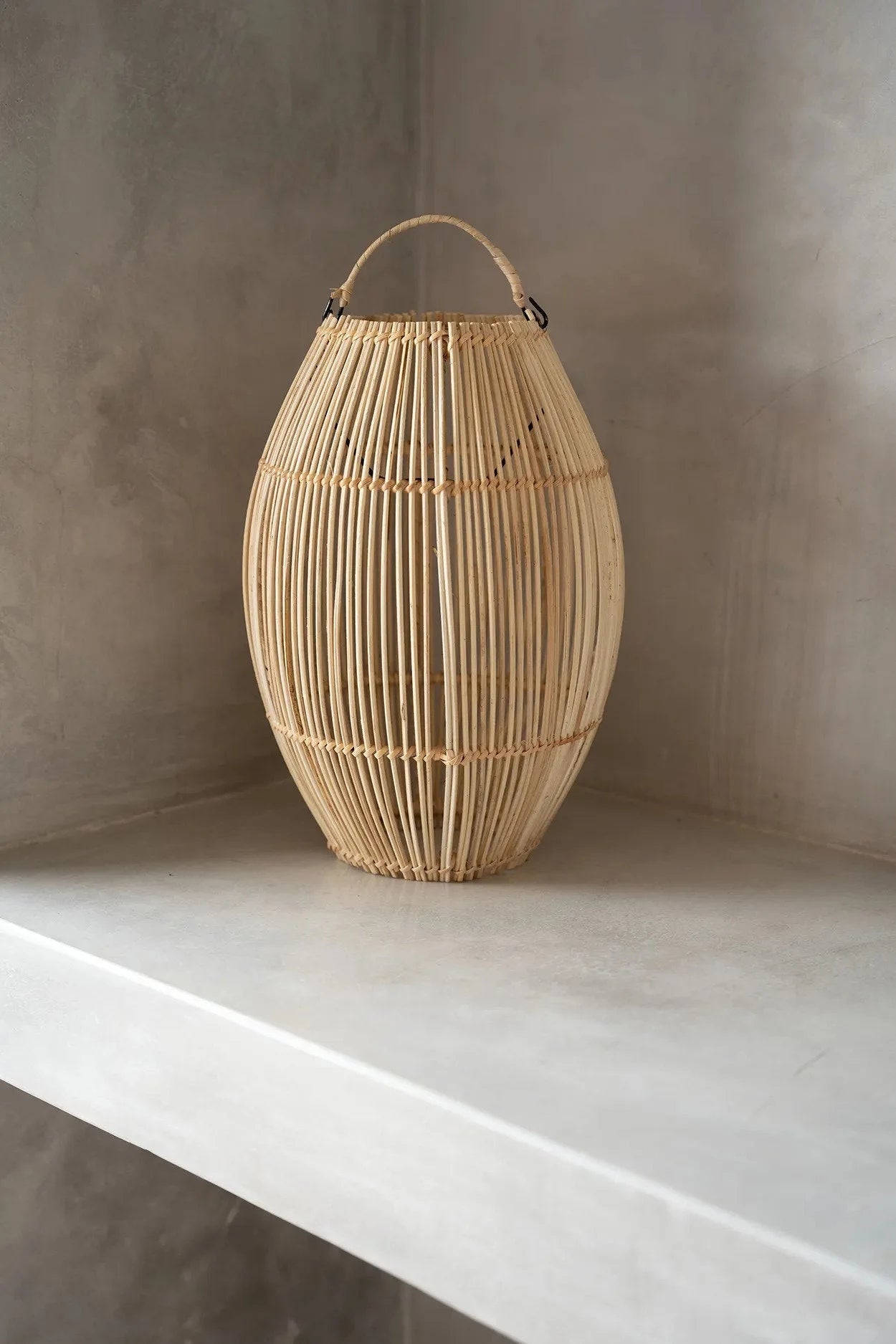 Lanterne en rotin tressé ovale naturelle avec poignée, H48 cm