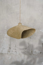 Lustre suspendu en jacinthe d’eau tressée avec pendentif en paille tissée Qubba 100 cm