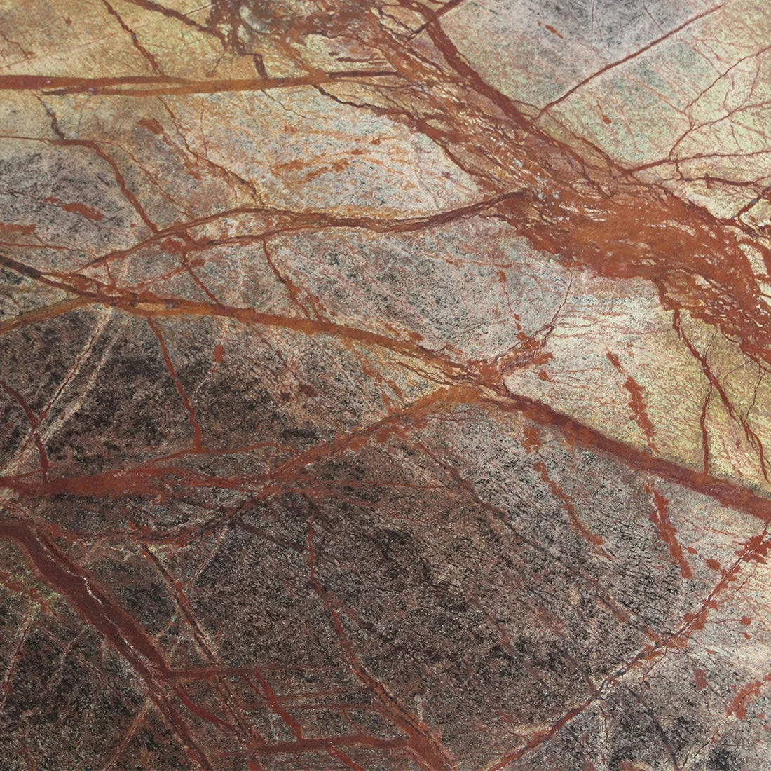 Table basse ovale en marbre veiné rouge et bois clair 120x60 cm