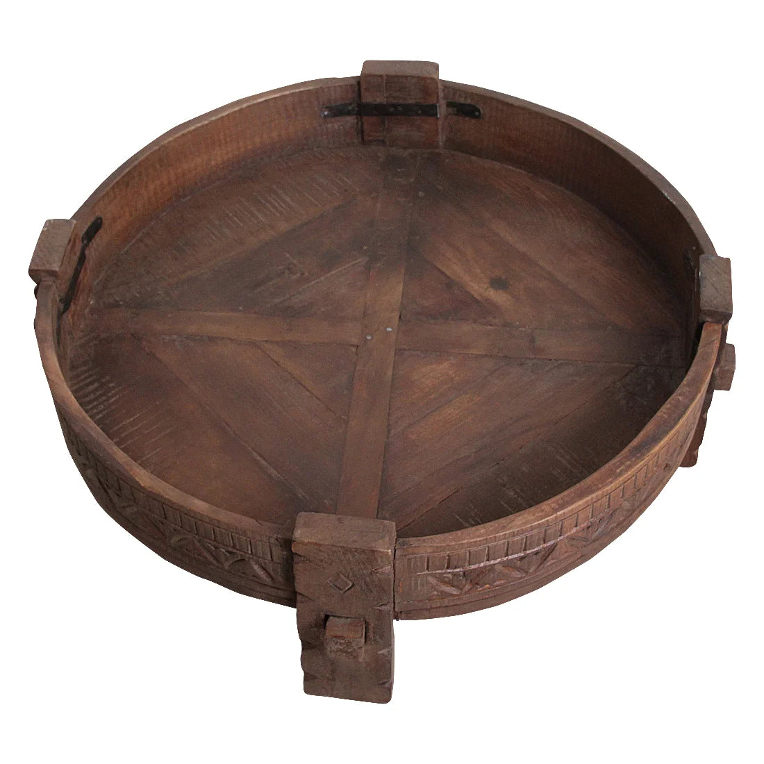 Plateau rond en bois recyclé brun sculpté, motifs géométriques, 73x73x25 cm