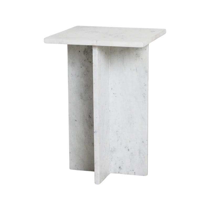 Table d’appoint carrée en marbre blanc veiné sculptural – 35 cm