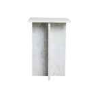 Table d’appoint carrée en marbre blanc veiné, design minimaliste sculptural 35 cm