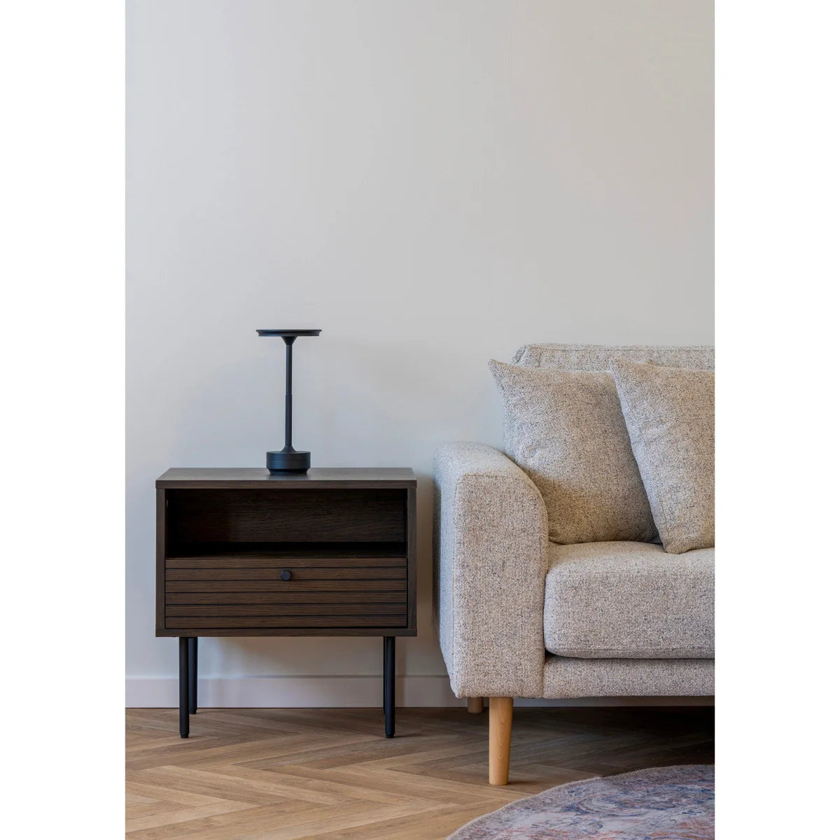 Table d’appoint en chêne fumé avec tiroir 50x40x50 cm