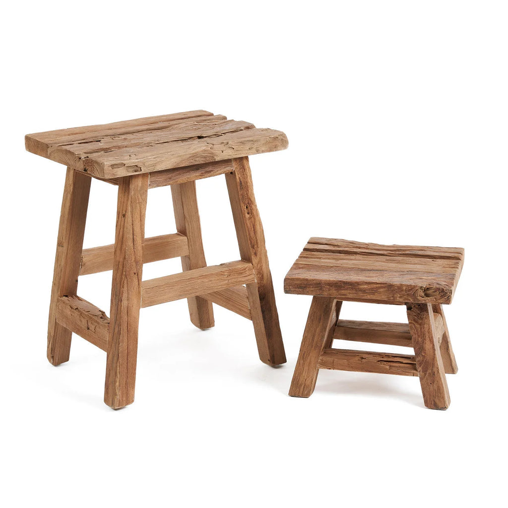 Tabouret bas rectangulaire en teck recyclé finition brute naturelle avec deux sièges rustiques