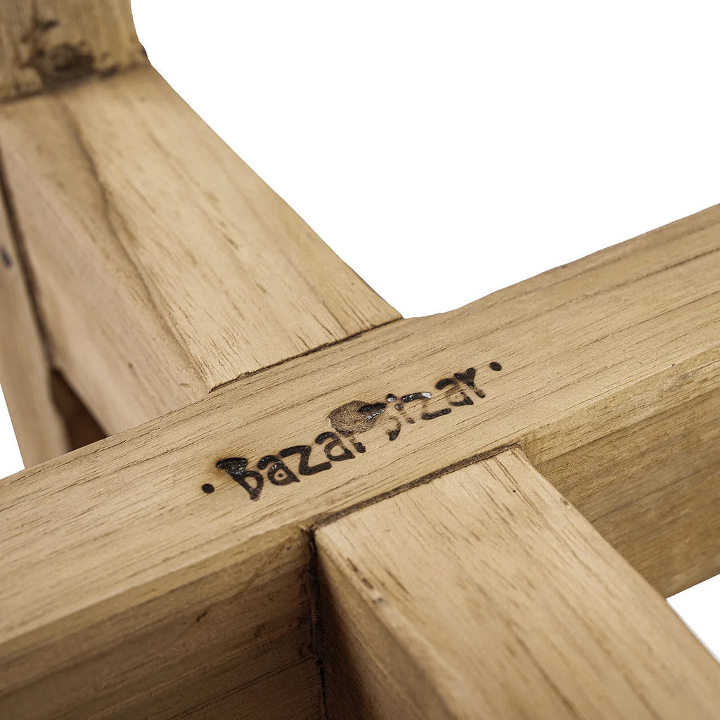Tabouret rond en teck massif avec cadre croix bois clair logo bazar gravé (Ø35 cm)