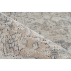 Tapis oriental rectangulaire gris à motif central, texture visible, 160x230 cm