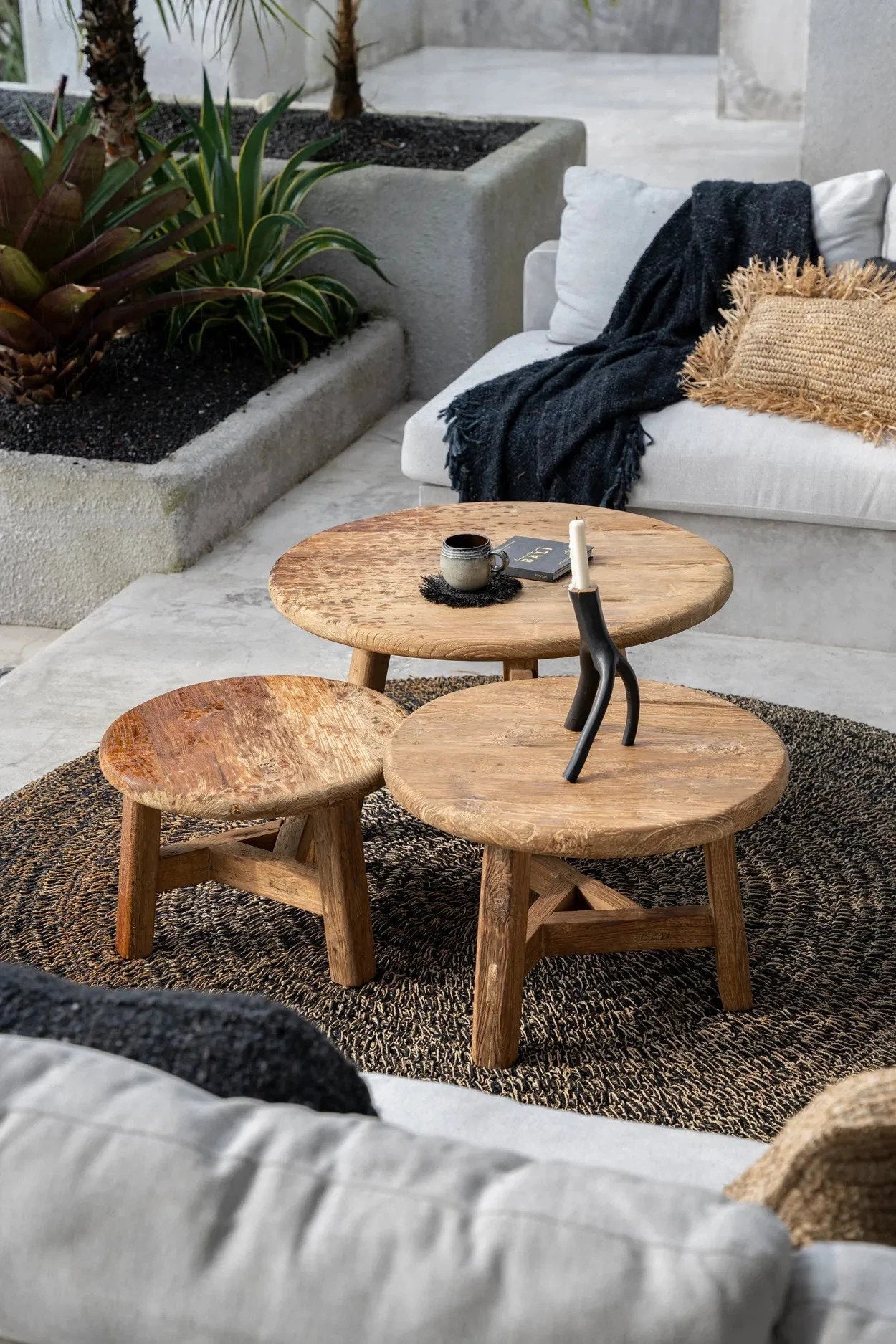 Tapis rond en herbe marine et raphia noir naturel Ø200 cm