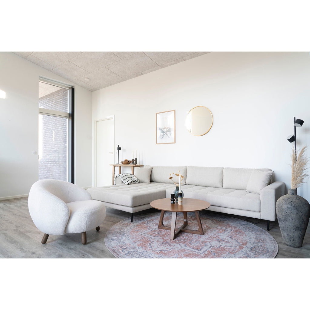 Canapé sectionnel gris clair capitonné avec chaise longue et dossier matelassé