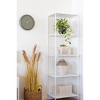 Étagère blanche en métal à 4 niveaux avec vase en céramique bombée blanc cassé et taupe relief tressé H30 cm
