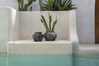 Vase décoratif en terre cuite grisée col tressé en raphia – H23 cm