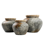 Vase décoratif en terre cuite grisée col tressé en raphia – H23 cm