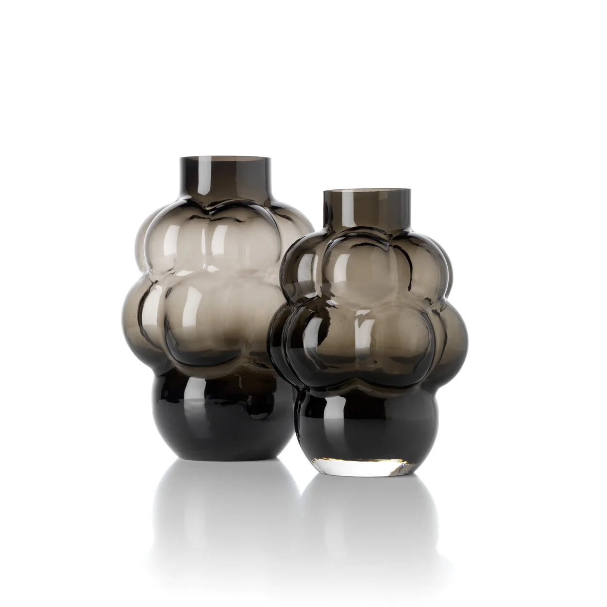 Deux vases en verre recyclé gris fumé forme bulle sculptée H25 cm